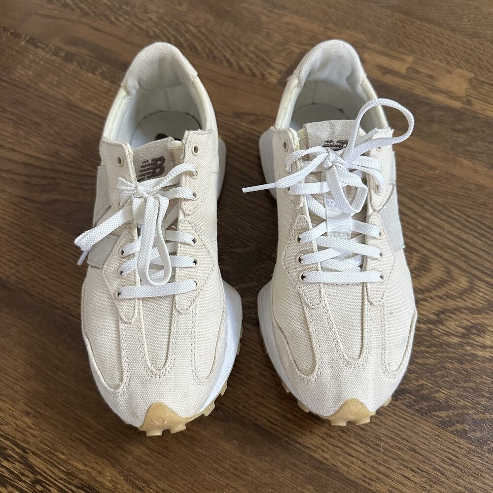 New Balance Women's 327 Shoes - Size 7